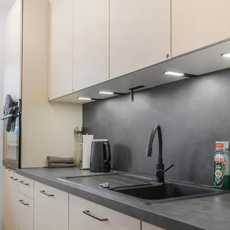 Apartment Lakeview 3 Rooms, Parking, Independent Bonn