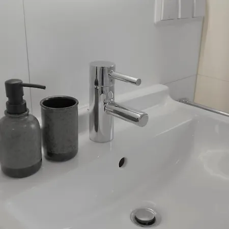 Apartment Lakeview 3 Rooms, Parking, Independent *