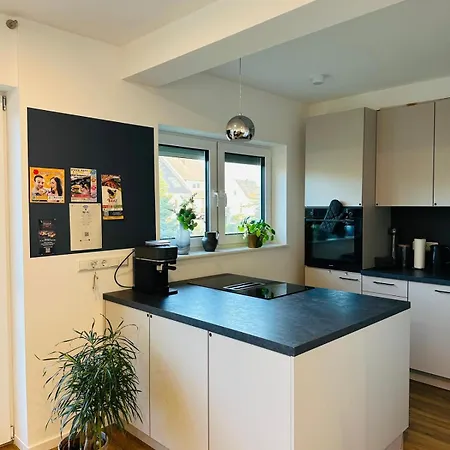 Lakeview 3 Rooms, Parking, Independent