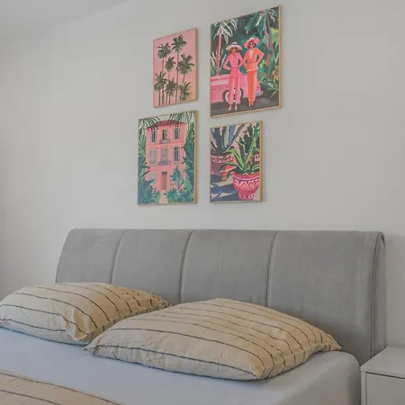 Lakeview 3 Rooms, Parking, Independent Bonn