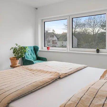 Lakeview 3 Rooms, Parking, Independent Apartment Bonn