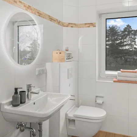 Lakeview 3 Rooms, Parking, Independent * Bonn