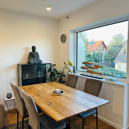 Lakeview 3 Rooms, Parking, Independent *