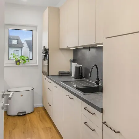 Lakeview 3 Rooms, Parking, Independent Bonn