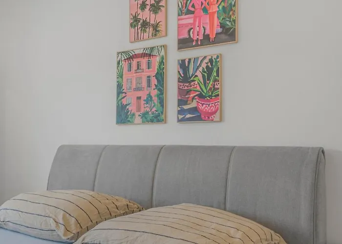 Lakeview 3 Rooms, Parking, Independent Bonn