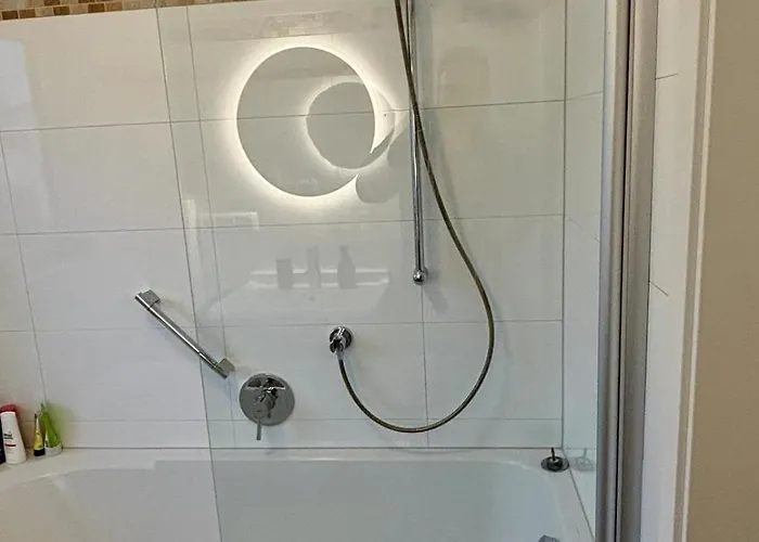 Lakeview 3 Rooms, Parking, Independent Appartement *