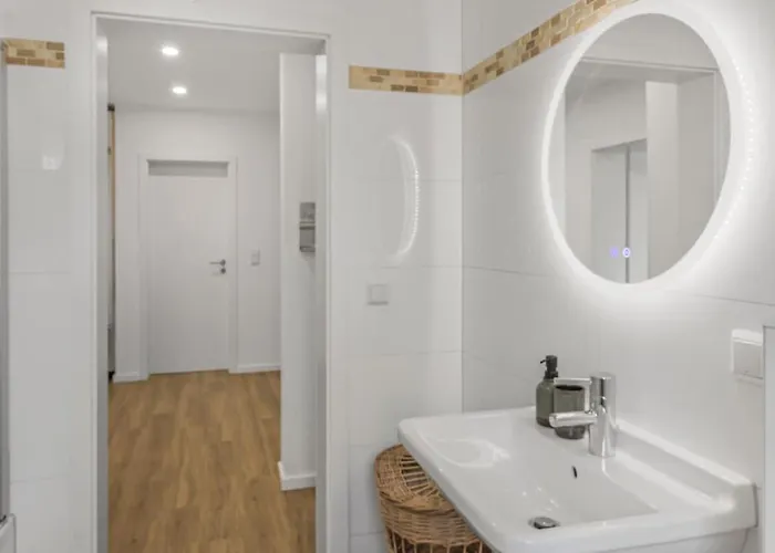 Lakeview 3 Rooms, Parking, Independent * Bonn